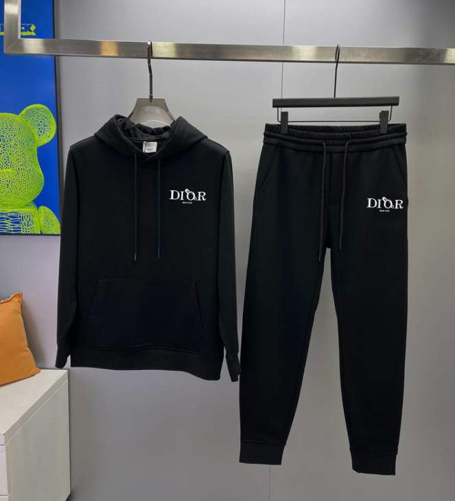 Picture of Dior Sweater Suits _SKUDiorM-5XLkdtn16838782